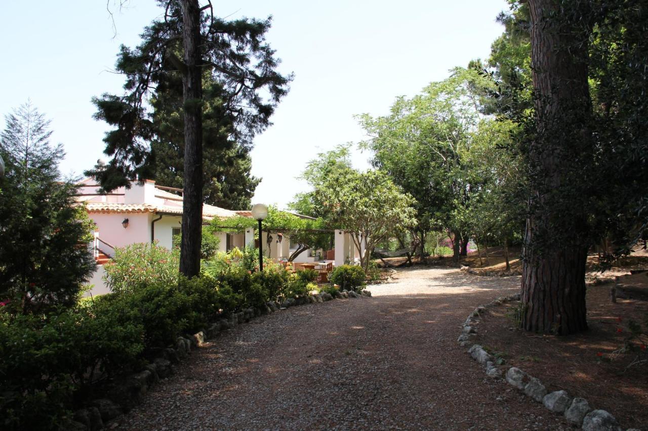 Tenuta Conte Ruggero Santa Domenica  Ngoại thất bức ảnh