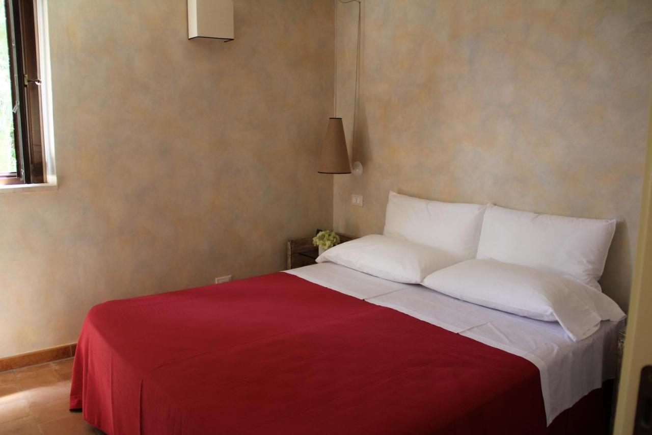 Tenuta Conte Ruggero Santa Domenica  Ngoại thất bức ảnh
