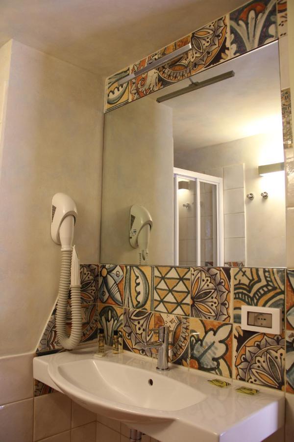 Tenuta Conte Ruggero Santa Domenica  Ngoại thất bức ảnh