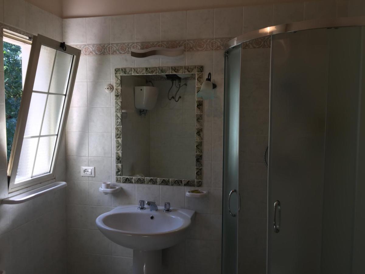 Tenuta Conte Ruggero Santa Domenica  Ngoại thất bức ảnh